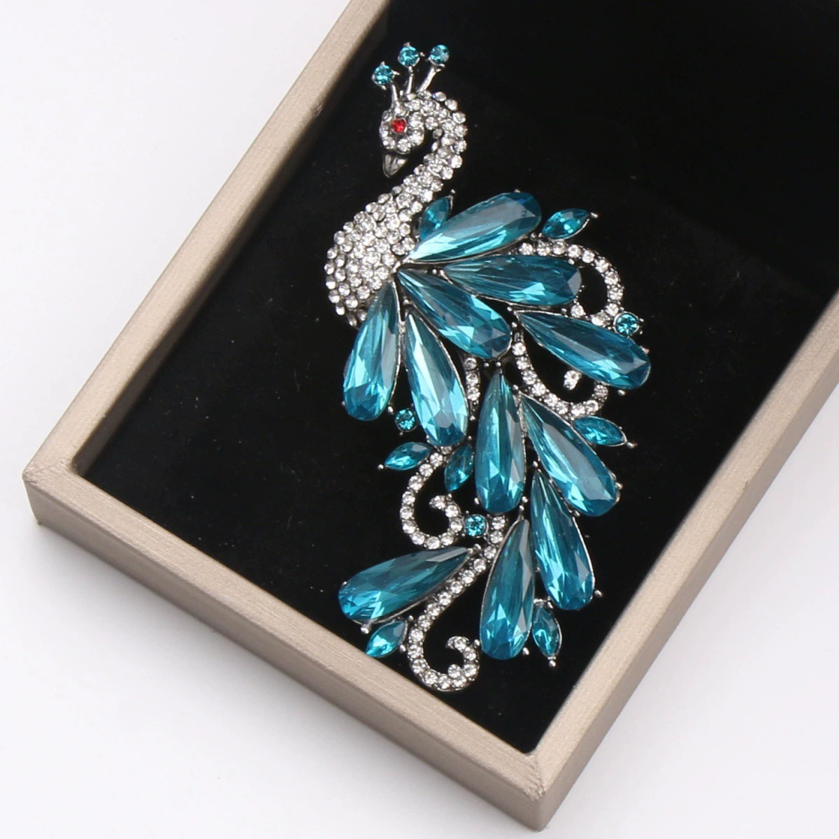 Lüks Rhinestones tavuskuşu bro - Suit Supply Wedding Party incelemesi ve fiyatı